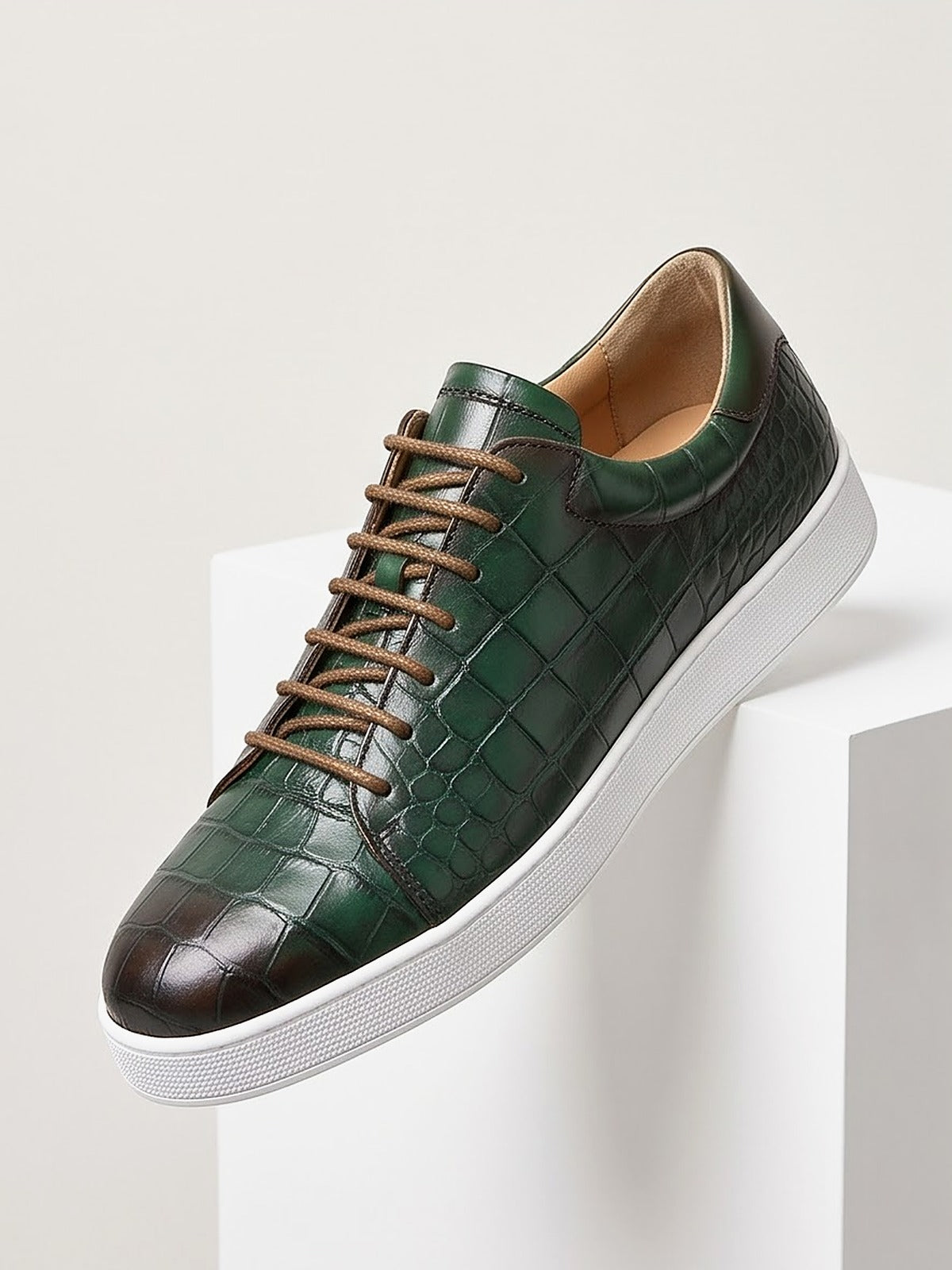 The Belgravia Leather Lace-Up - Green - closeup